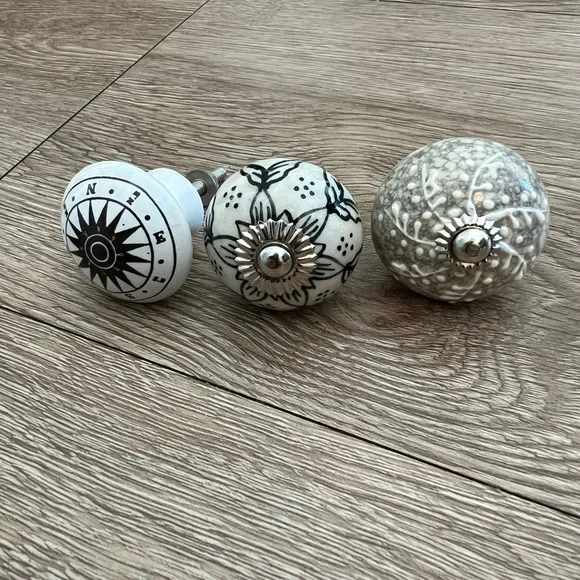 Drawer Knobs - Picture 5 of 6